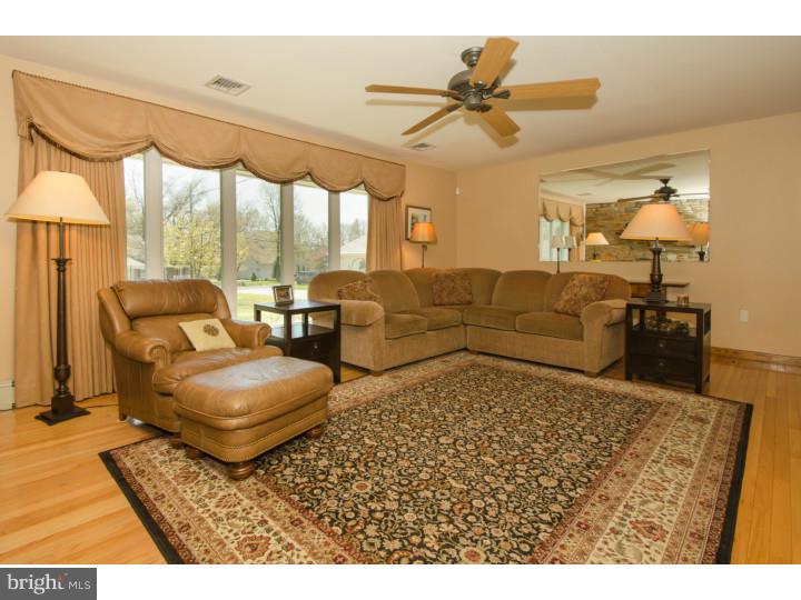 4570 Garland Road Bensalem, PA 19020 - Photo 6 of 25 Living Room