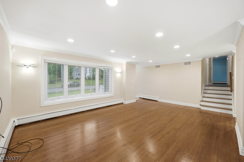 47 Crossbrook Road Livingston, NJ 07039 - Photo 7 of 35