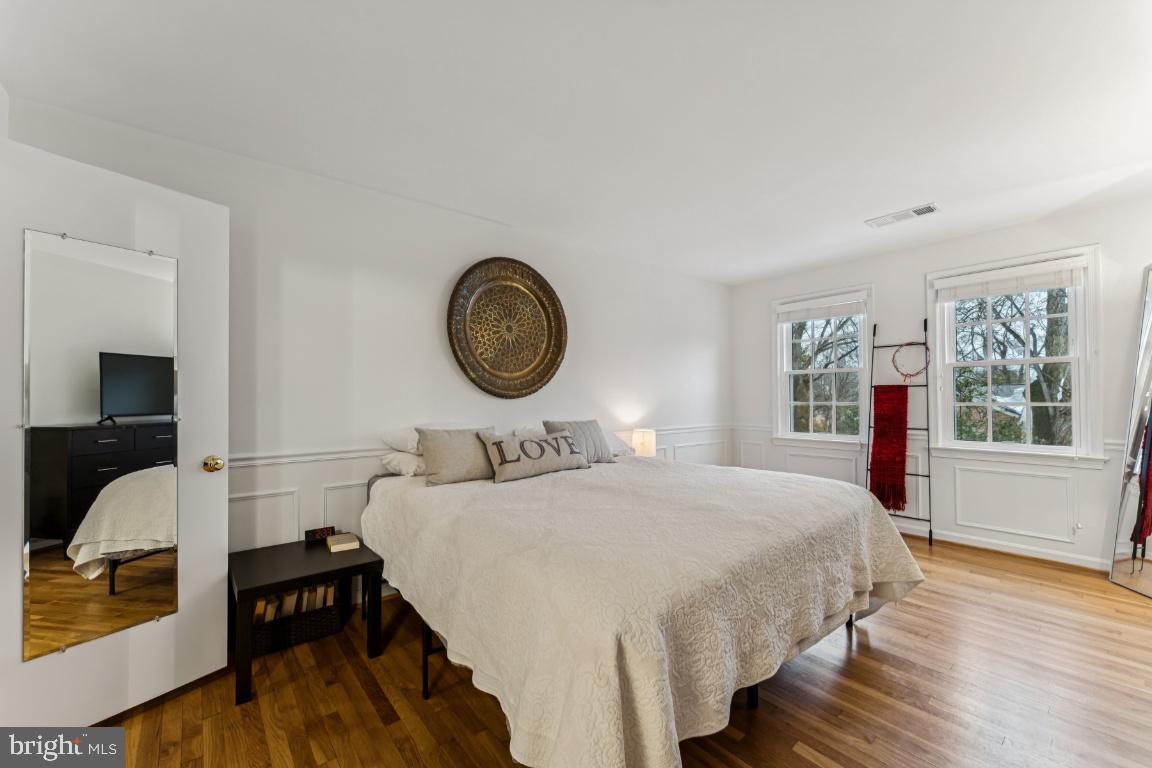 3559 Hamlet Place Chevy Chase, MD 20815 - Photo 11 of 25 Primary Suite