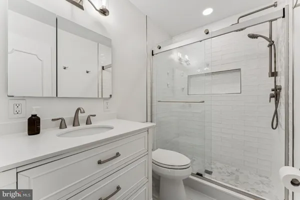 $1,035,000 | 3559 Hamlet Place, Chevy Chase, MD 20815