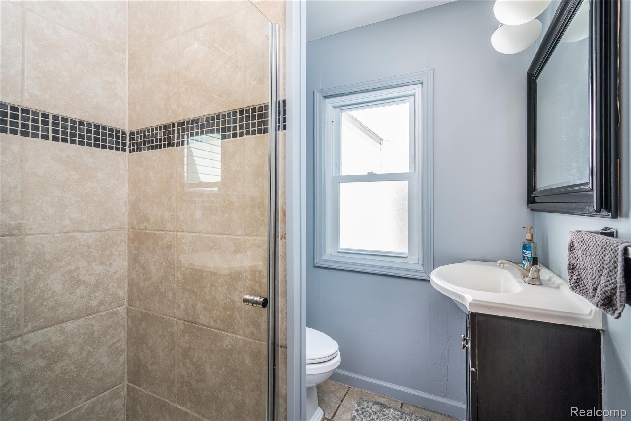 2081 Lindell Road Sterling Heights, MI 48310 - Photo 10 of 28 lindell-10.jpg