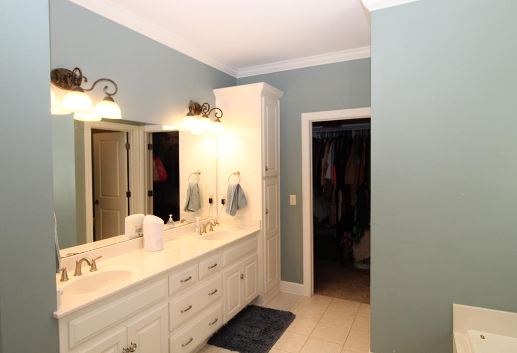 106 Pageland Road Dothan, AL 36305 - Photo 11 of 25 Primary En-suite Bath