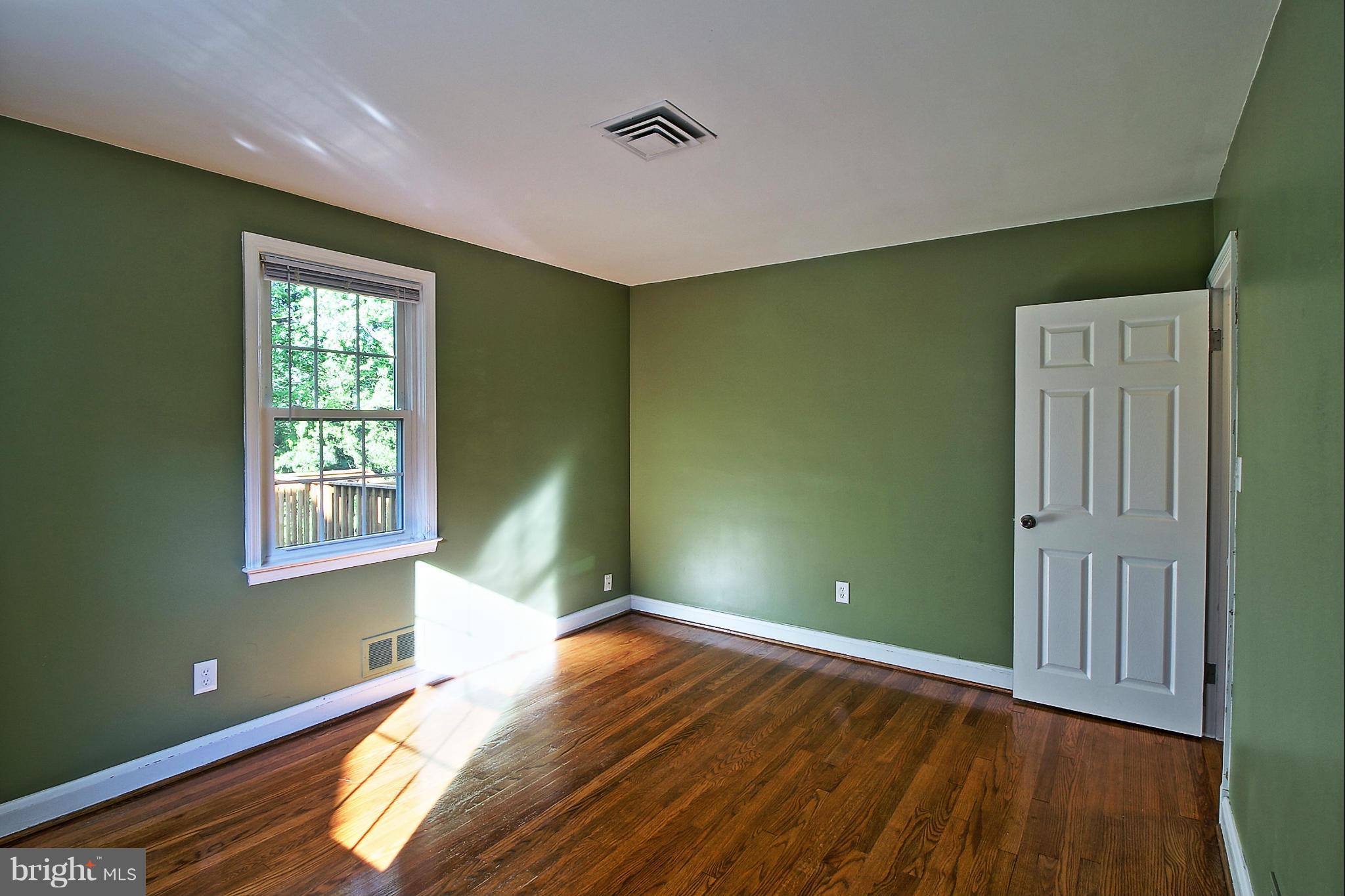 445 Range Road Towson, MD 21204 - Photo 14 of 30 Bedroom