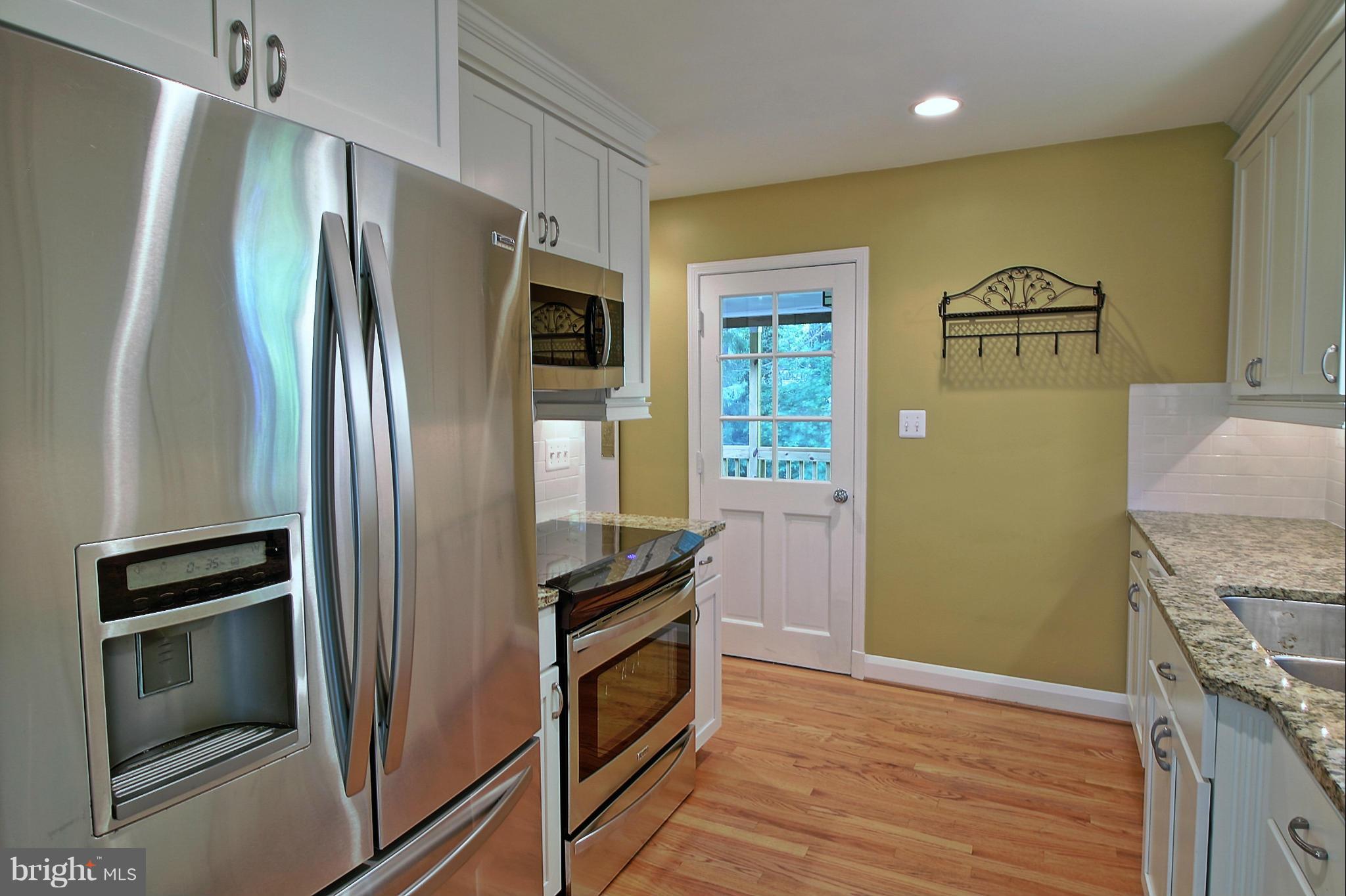 445 Range Road Towson, MD 21204 - Photo 3 of 30 Kitchen