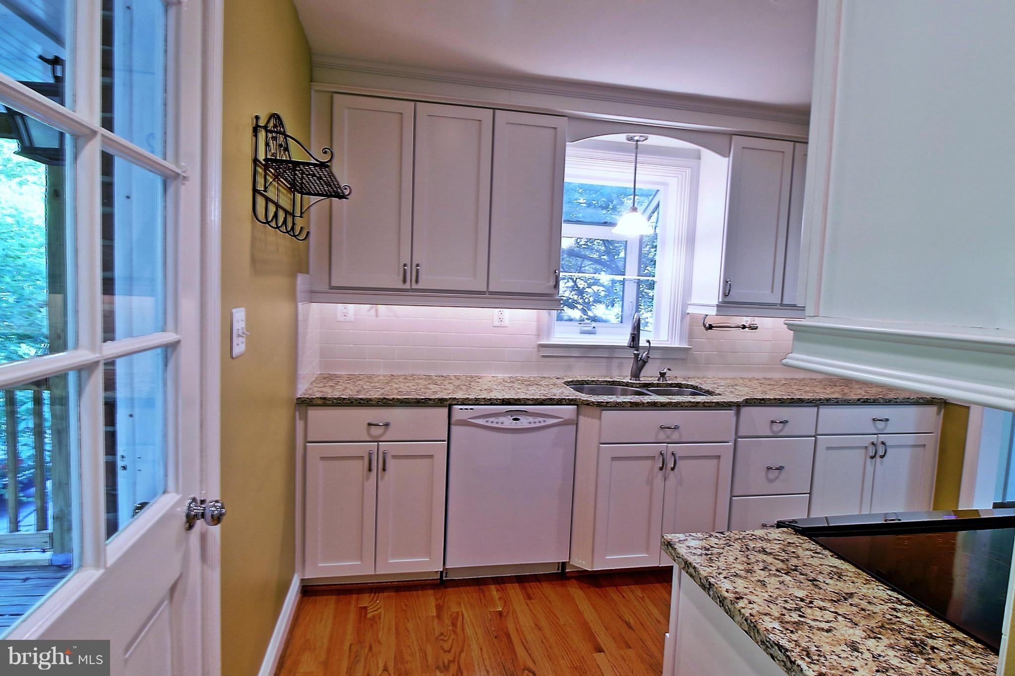 445 Range Road Towson, MD 21204 - Photo 5 of 30 Kitchen