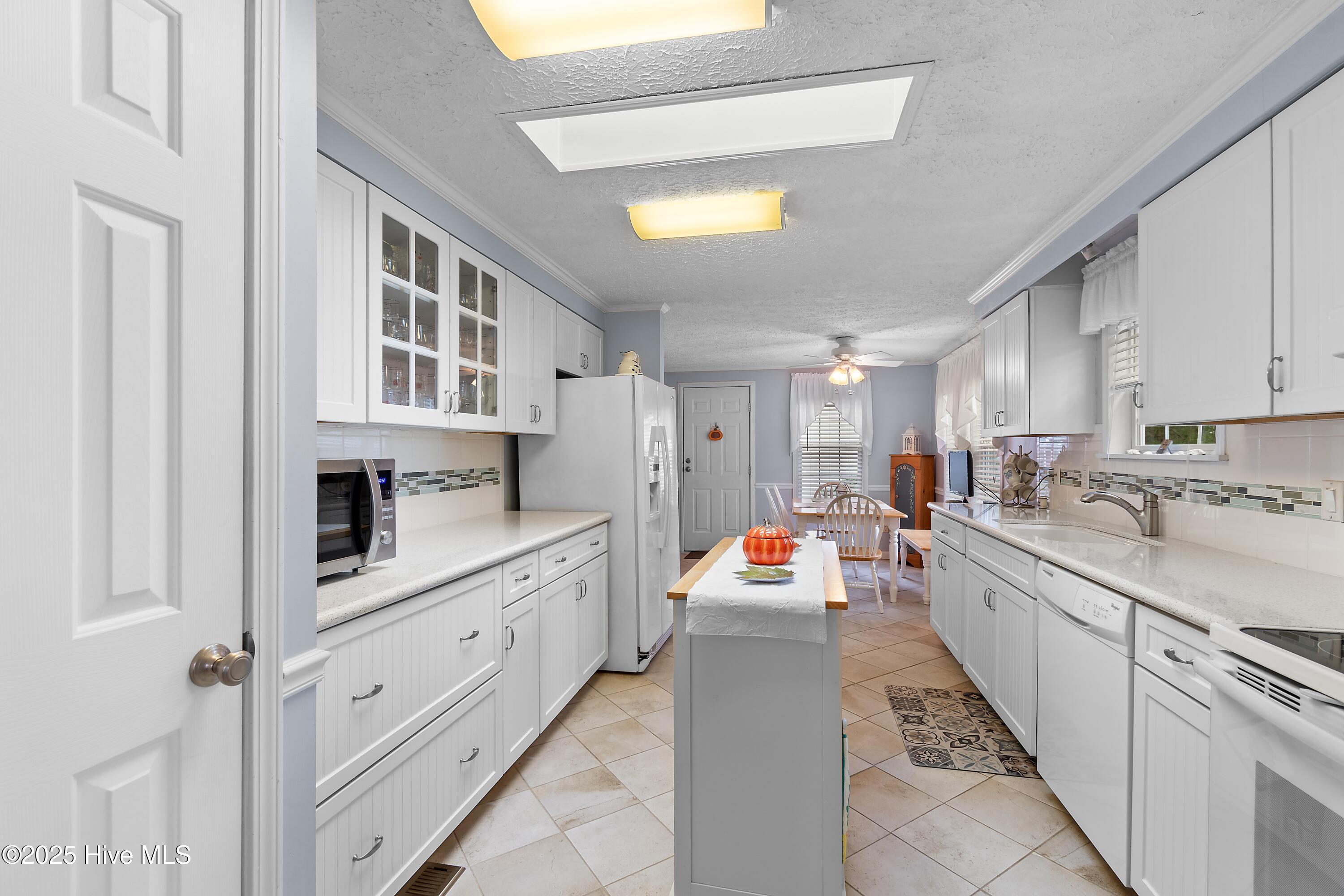 814 Watson Avenue Southwest Calabash, NC 28467 - Photo 11 of 35 Kitchen