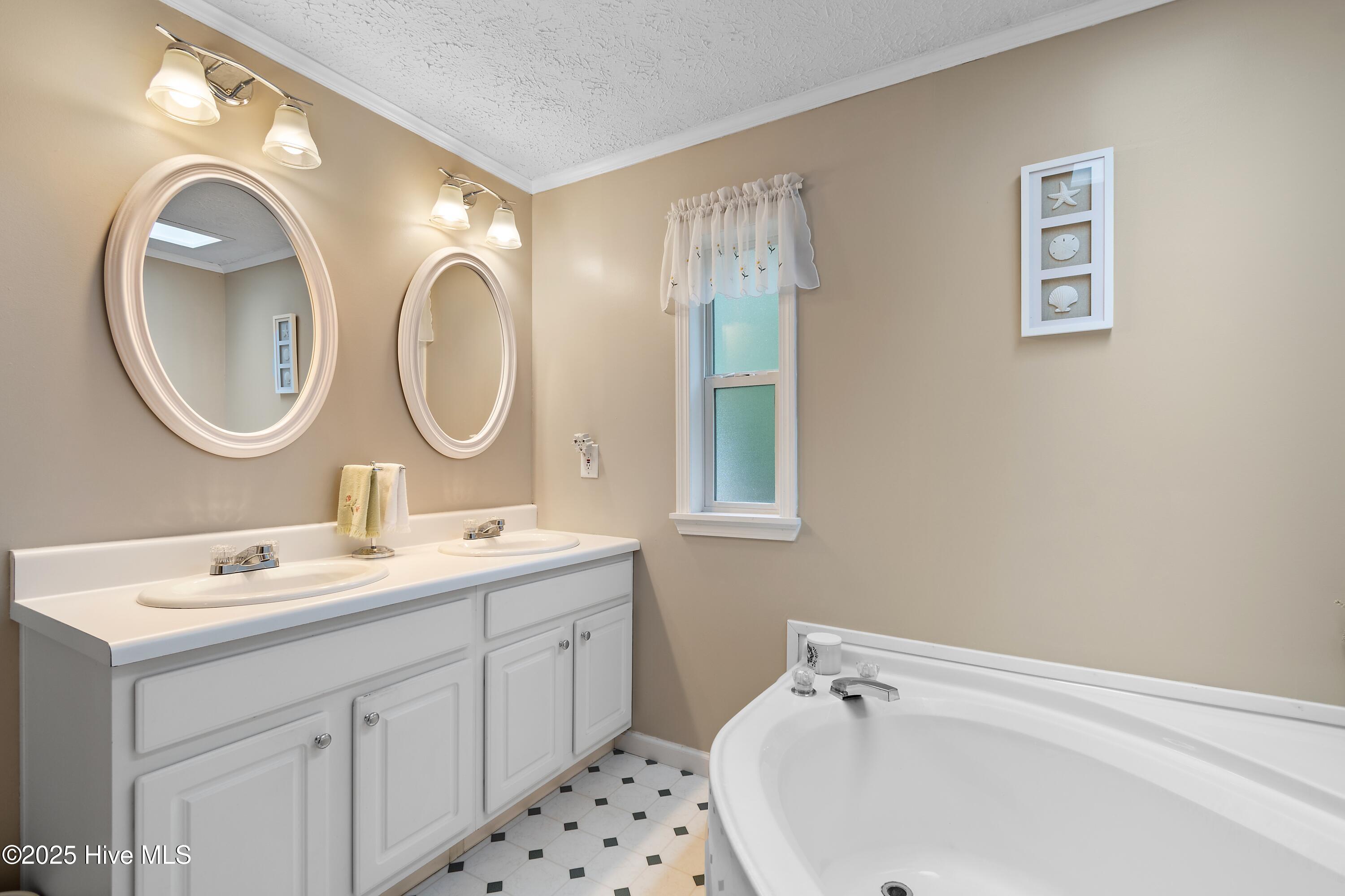 814 Watson Avenue Southwest Calabash, NC 28467 - Photo 20 of 35 Double sinks