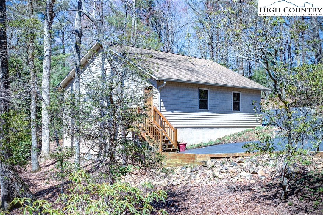 1253 Ridge Road Glade Valley, NC 28627 - Photo 14 of 46 Gallery Image 14
