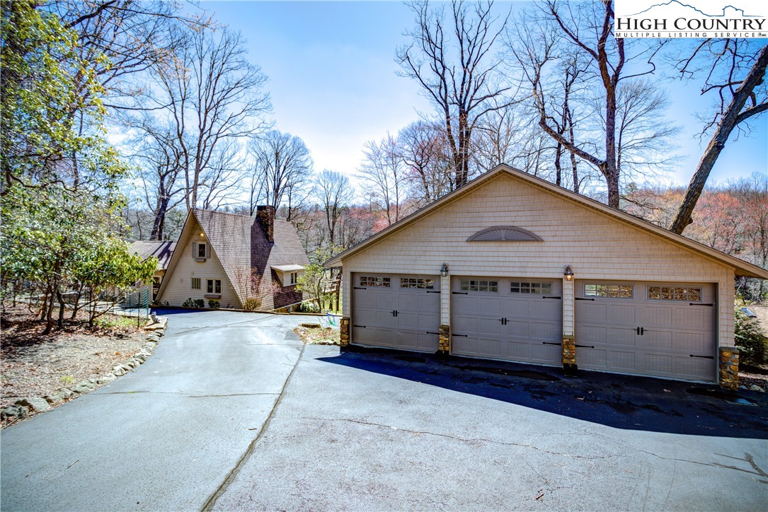 1253 Ridge Road Glade Valley, NC 28627 - Photo 3 of 46 Gallery Image 3