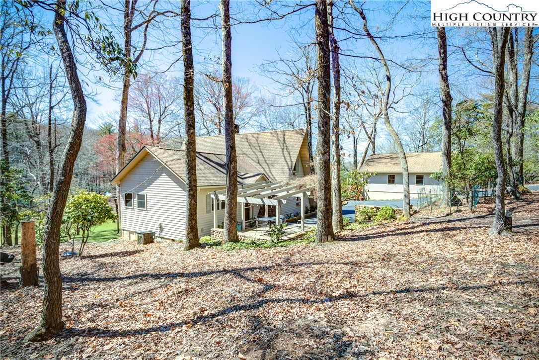 1253 Ridge Road Glade Valley, NC 28627 - Photo 4 of 46 Gallery Image 4