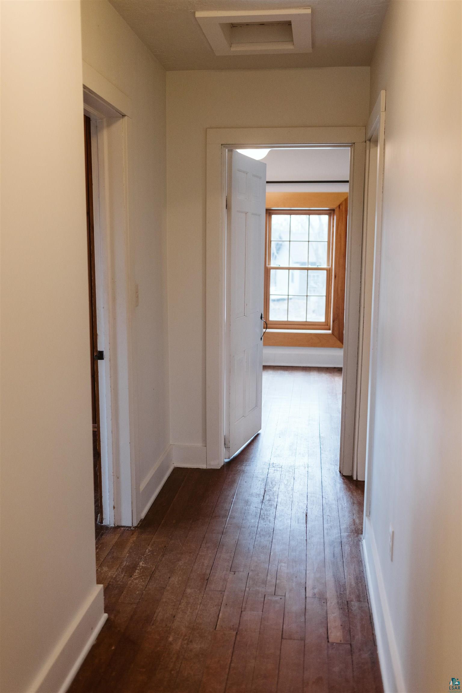 2409 Branch Street Duluth, MN 55812 - Photo 18 of 41 Hallway