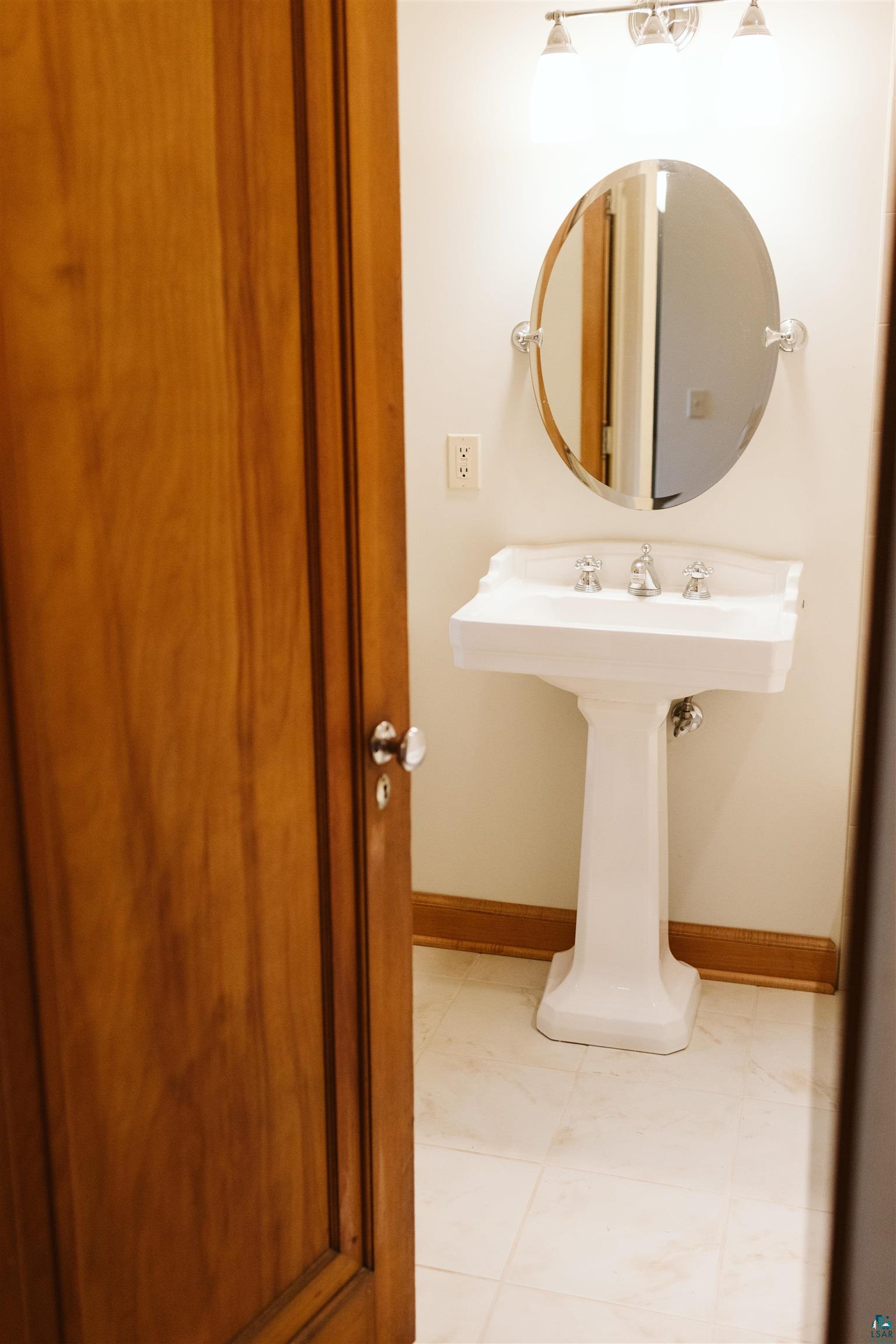 2409 Branch Street Duluth, MN 55812 - Photo 32 of 41 Bathroom