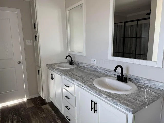 $211,900 | 210 East Heritage Lane, Happy, TX 79042