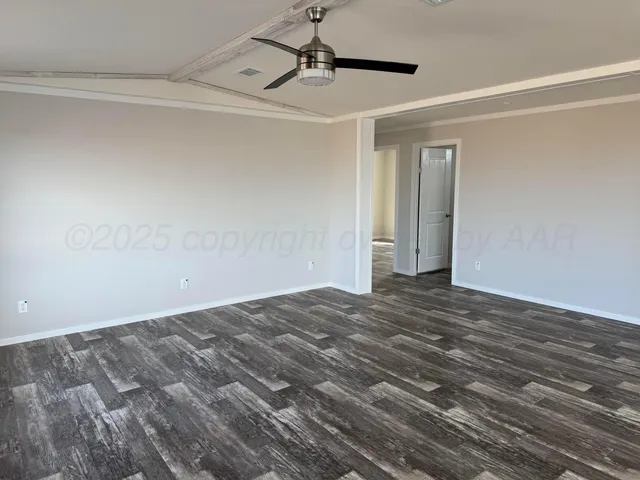 $211,900 | 210 East Heritage Lane, Happy, TX 79042