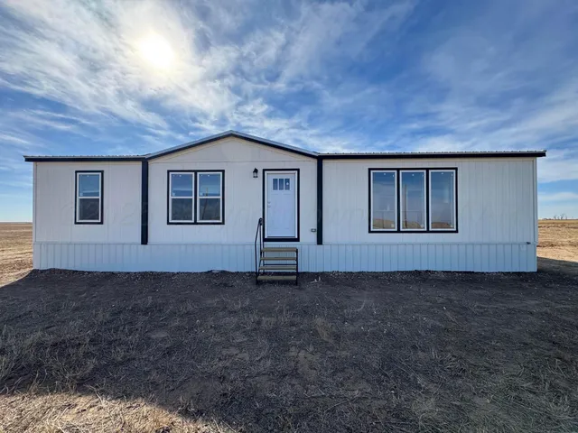 $211,900 | 210 East Heritage Lane, Happy, TX 79042