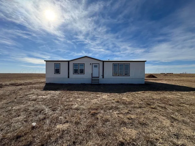 $211,900 | 210 East Heritage Lane, Happy, TX 79042