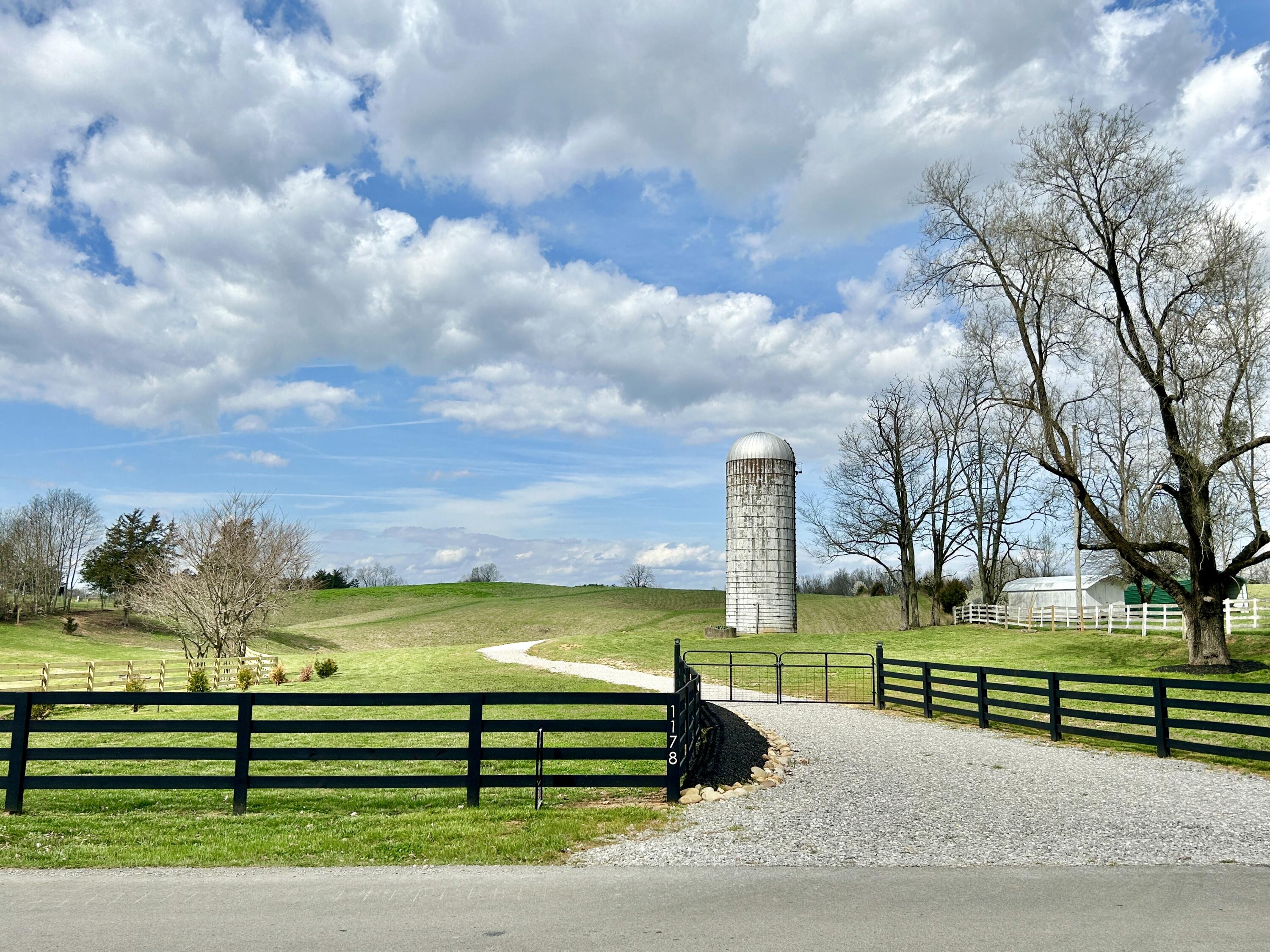 1178 Jacksboro Road Bronston, KY 42518 - Photo 1 of 13 IMG_E9014