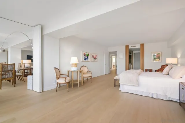 $10,000 | 939 Coast Boulevard, La Jolla, CA 92037