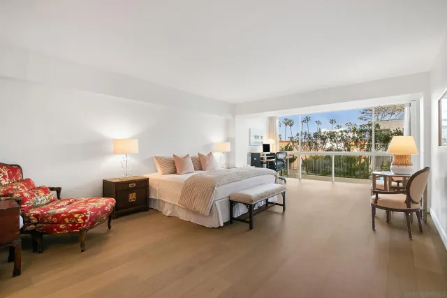 $10,000 | 939 Coast Boulevard, La Jolla, CA 92037