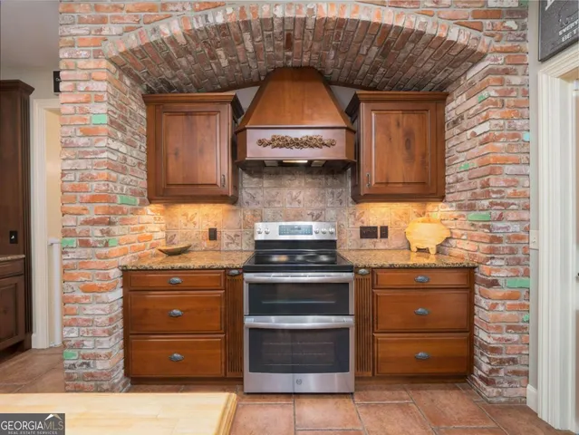 $1,250,000 | 392 Mossy Oak Trail, Waverly, GA 31565