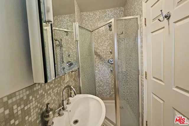 $1,850 | 302 North Griffith Park Drive, Burbank, CA 91506