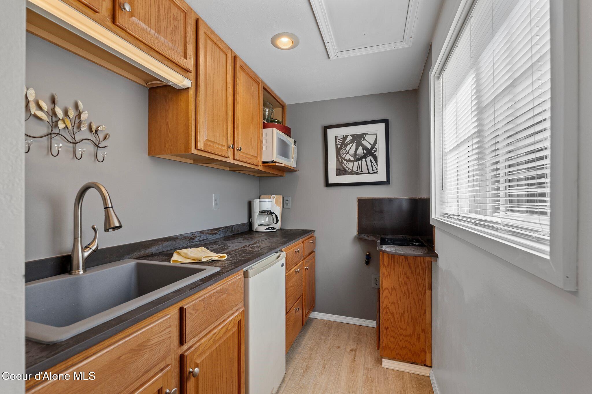 343 West Spring Creek Road Hope, ID 83836 - Photo 36 of 55 Functional Kitchenette