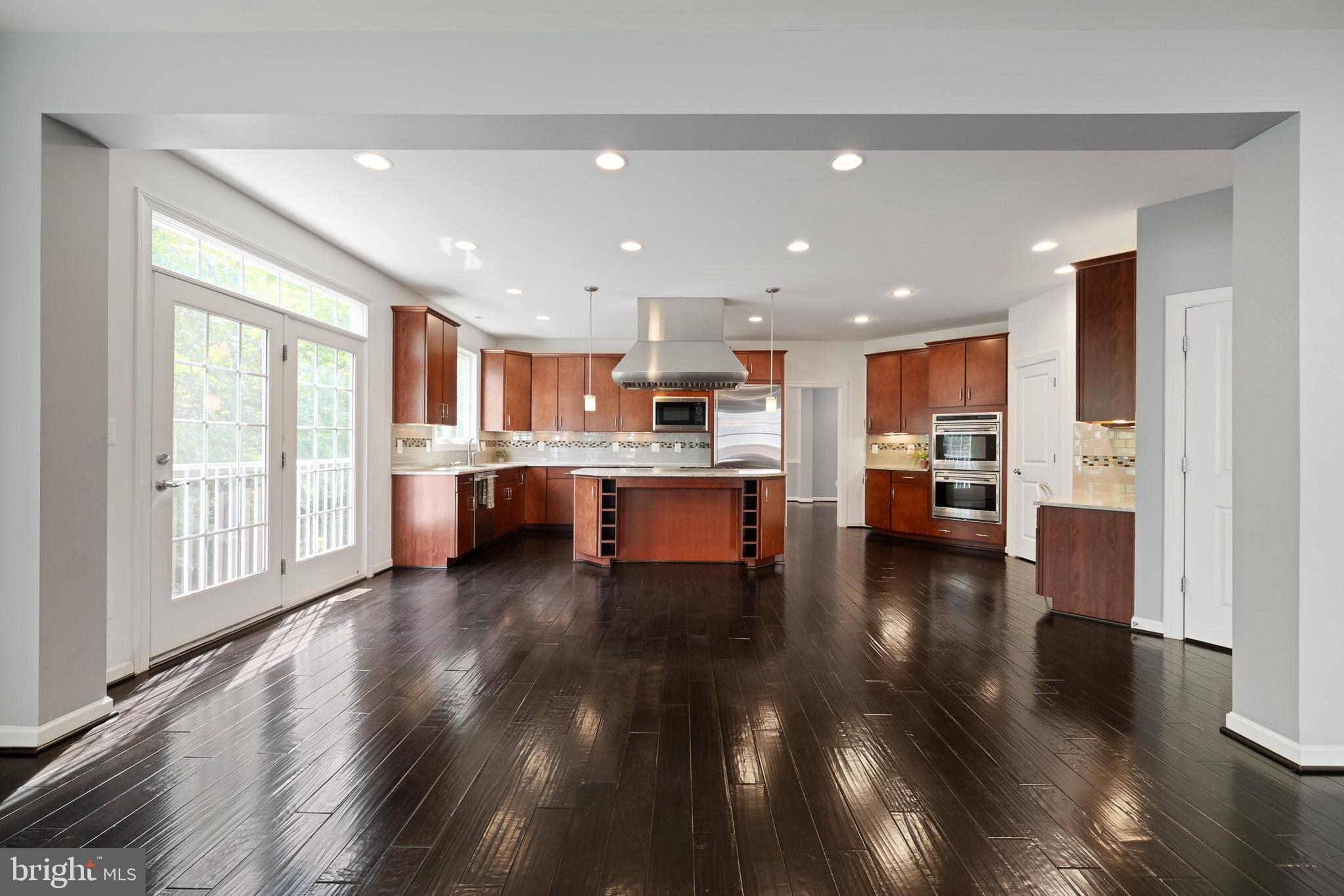 42387 Rising Moon Place Brambleton, VA 20148 - Photo 9 of 58 Fantastic Kitchen!
