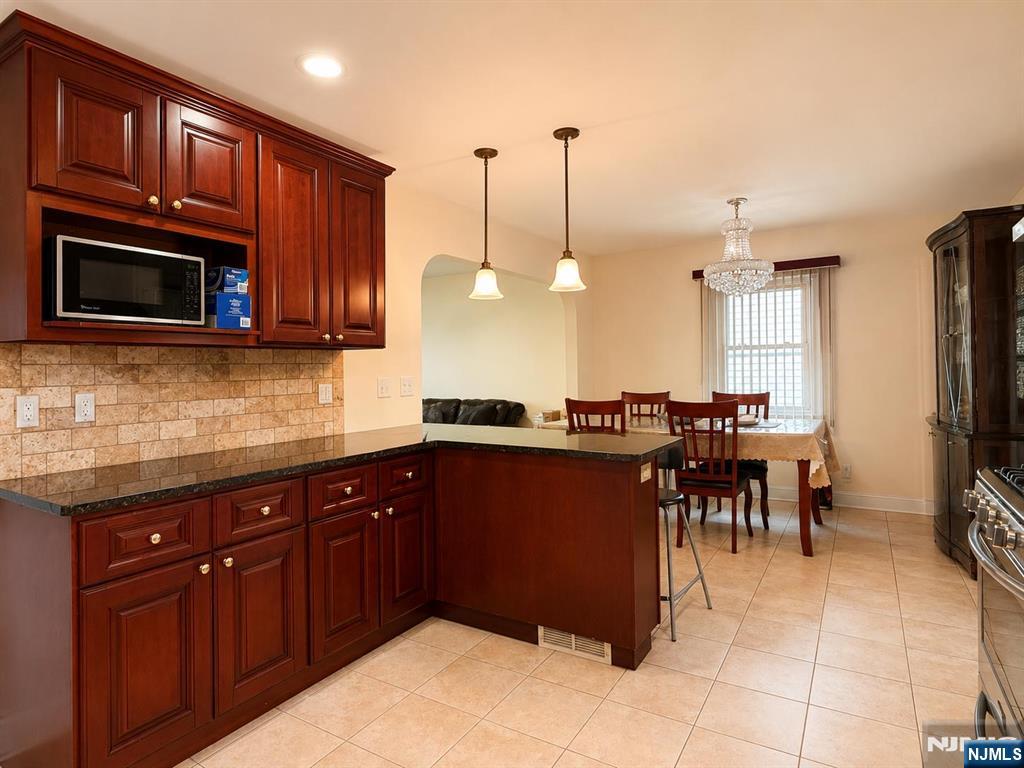 372 West Main Street Bergenfield, NJ 07621 - Photo 6 of 28