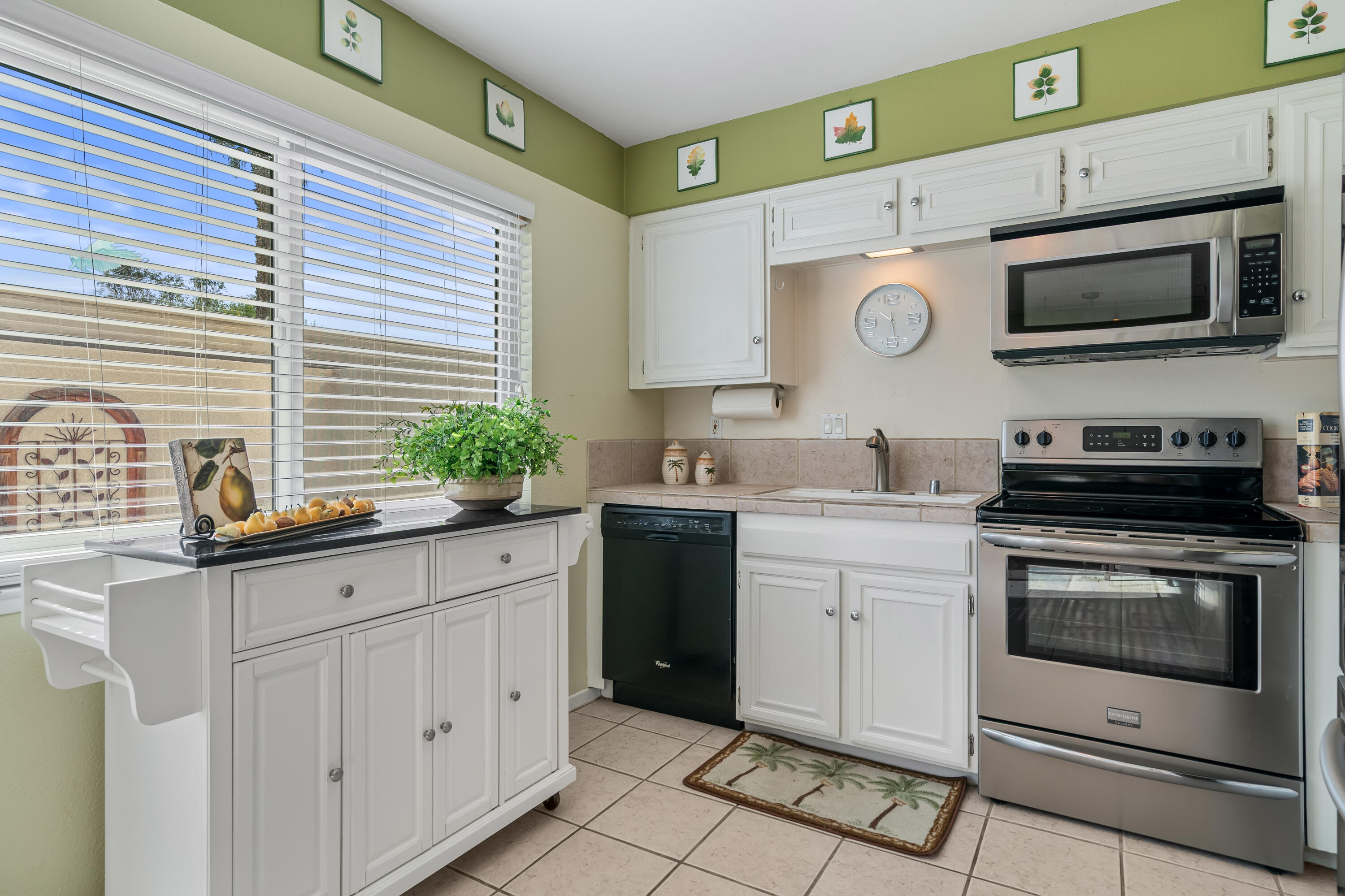 6134 Arroyo Road, Unit 4 Palm Springs, CA 92264 - Photo 11 of 44 IMG-19