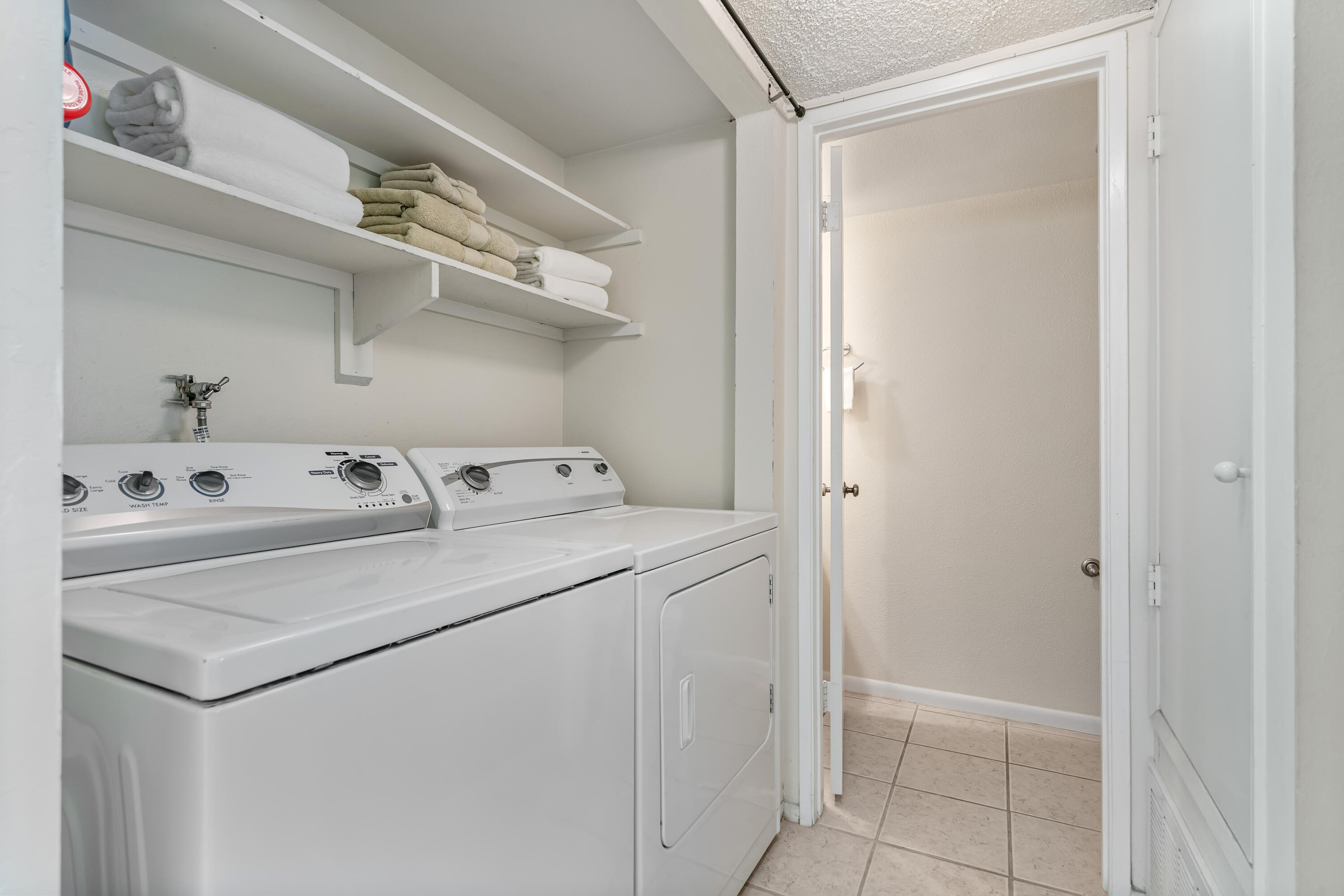 6134 Arroyo Road, Unit 4 Palm Springs, CA 92264 - Photo 19 of 44 IMG-39