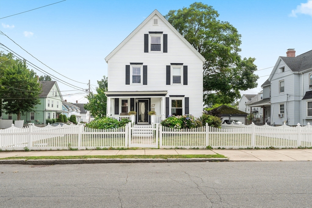 47 Clinton Street Framingham, MA 01702 - Photo 4 of 32