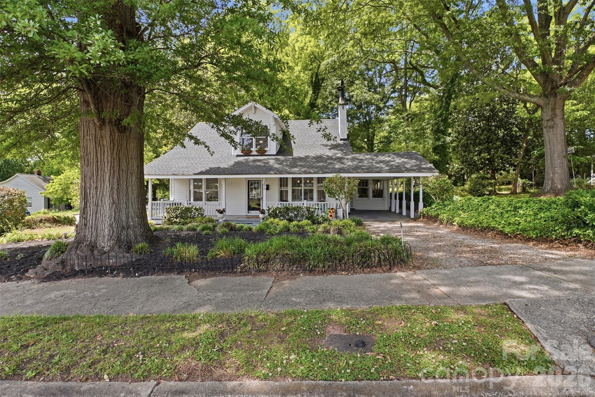 201 Smith Street Clover, SC 29710 - Photo 1 of 34