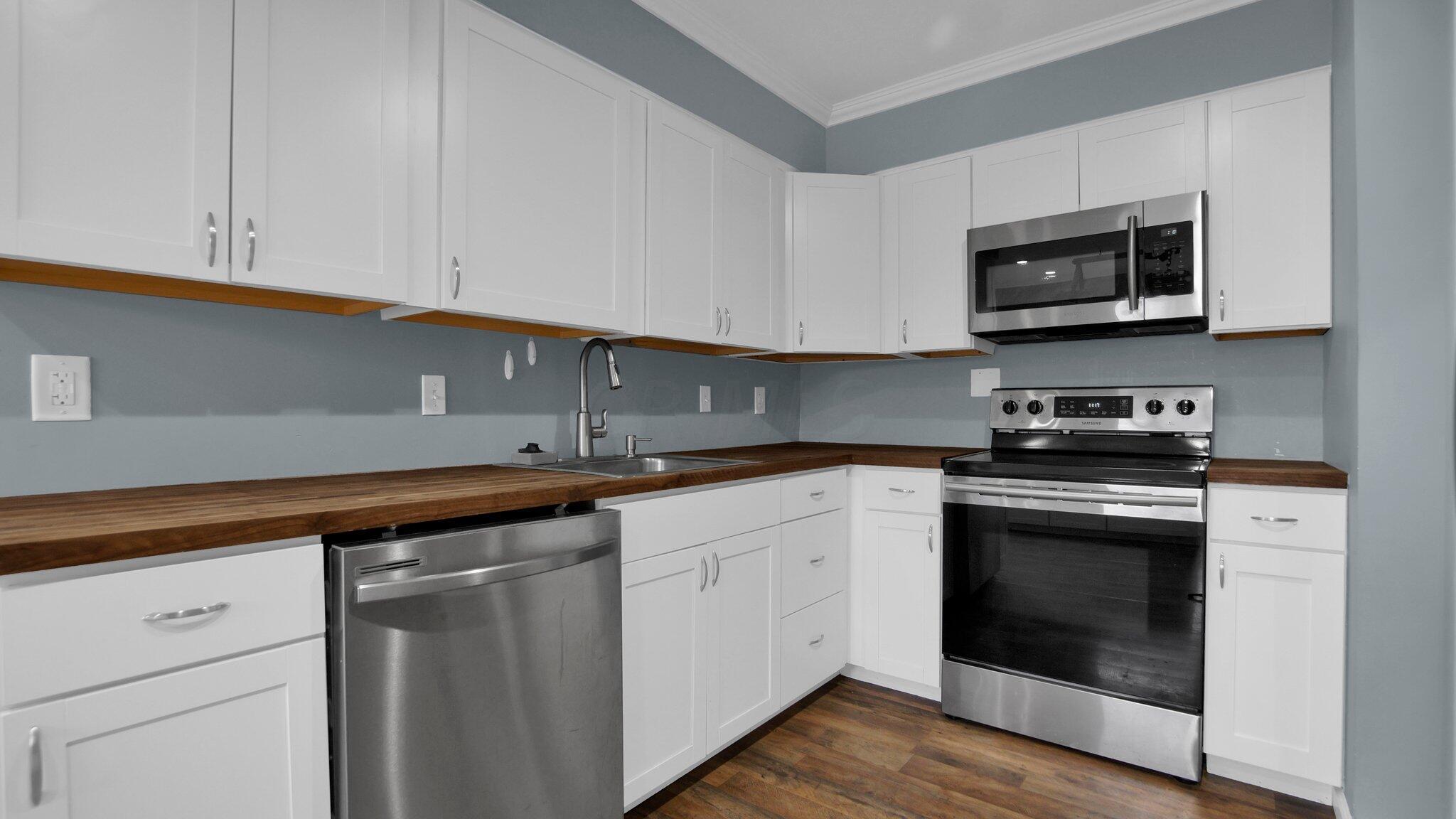 2815 Woodcroft Road Columbus, OH 43204 - Photo 9 of 30 9-web-or-mls-2815-woodcroft-rd