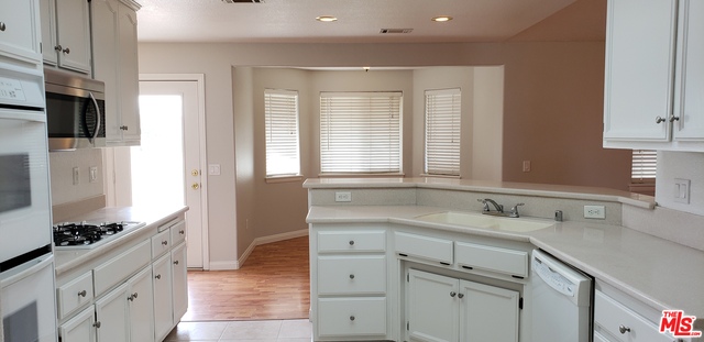 15385 Smoke Tree Street Hesperia, CA 92345 - Photo 29 of 40