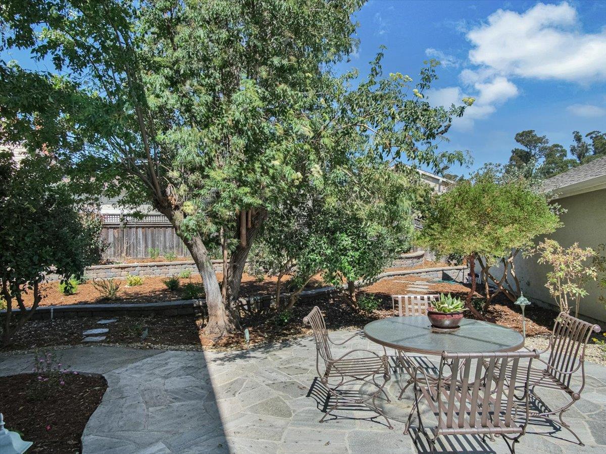 1042 Promenade Street Hercules, CA 94547 - Photo 43 of 60 a garden view with sitting space
