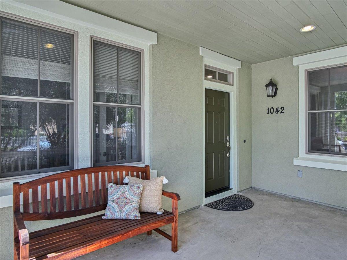 1042 Promenade Street Hercules, CA 94547 - Photo 5 of 60