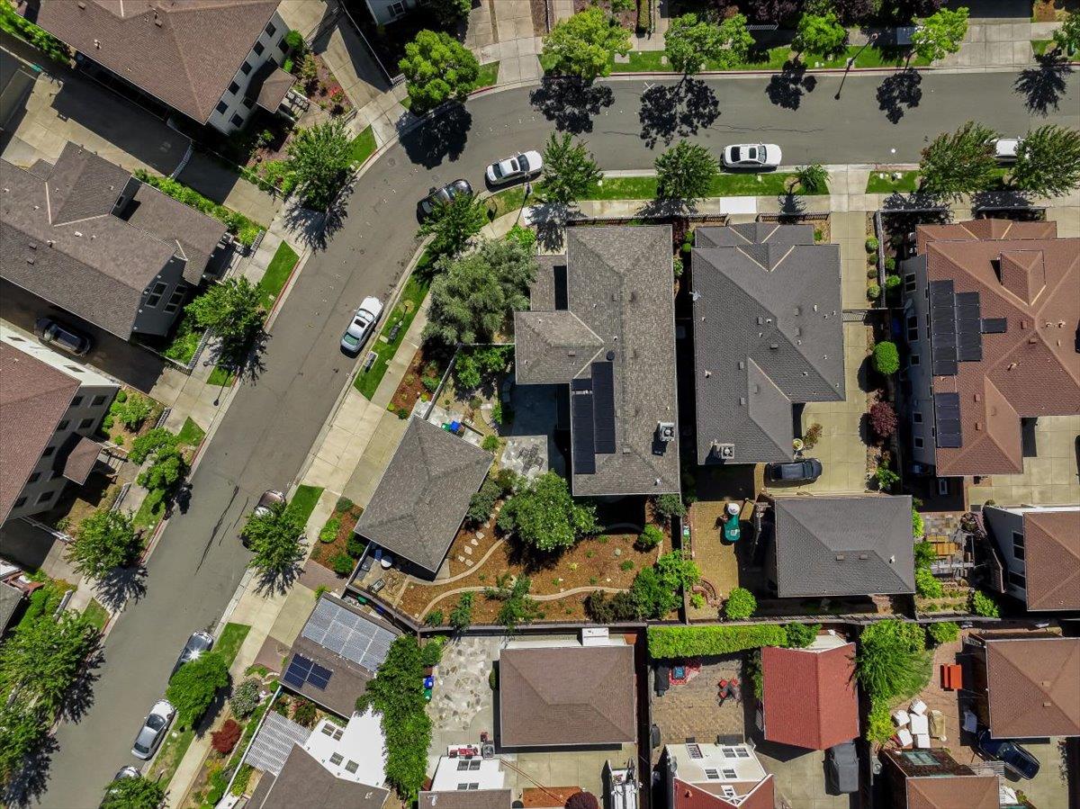 1042 Promenade Street Hercules, CA 94547 - Photo 55 of 60 an aerial view of multiple houses with yard