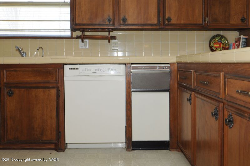 3733 Rutson Drive Amarillo, TX 79109 - Photo 8 of 35 Kitchen