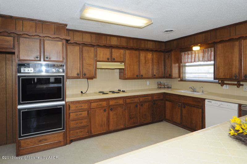 3733 Rutson Drive Amarillo, TX 79109 - Photo 10 of 35 Kitchen 3