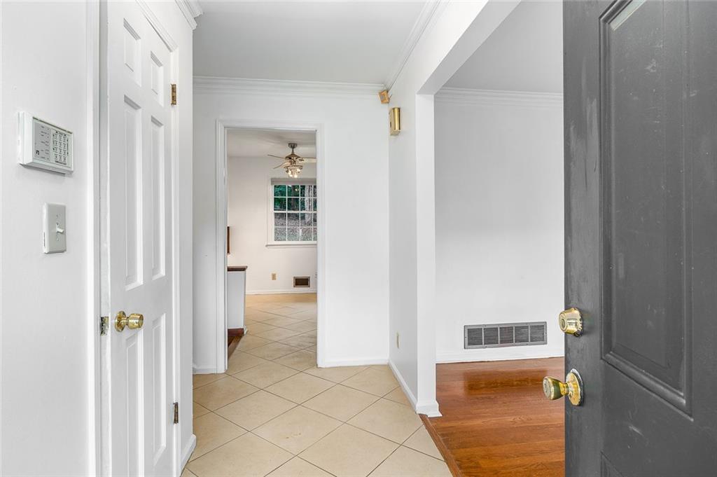 2738 Rainbow Ridge Road Decatur, GA 30034 - Photo 4 of 47 a bathroom with a tub and mirror
