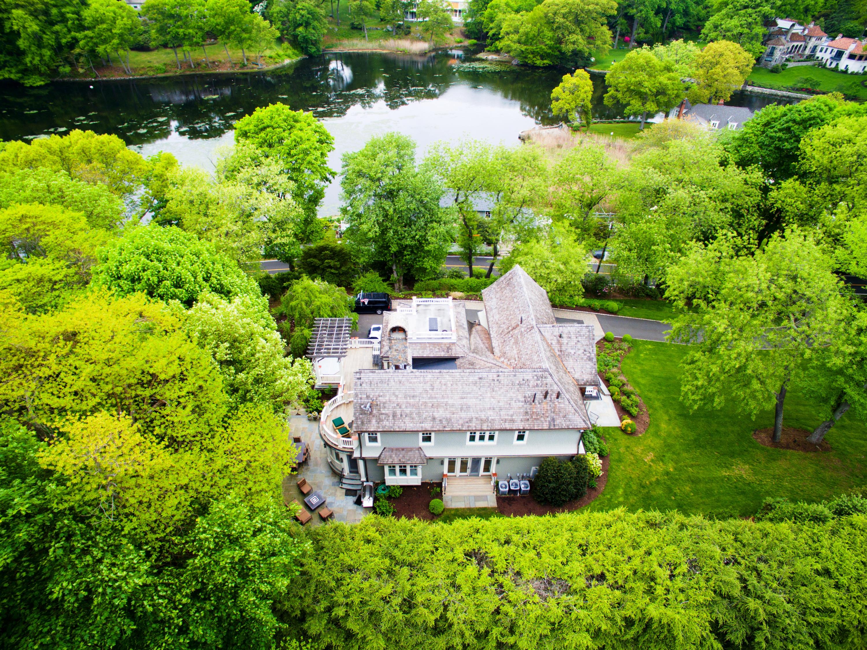 100 Goodwives River Road Darien, CT 06820 - Photo 25 of 25 a garden view