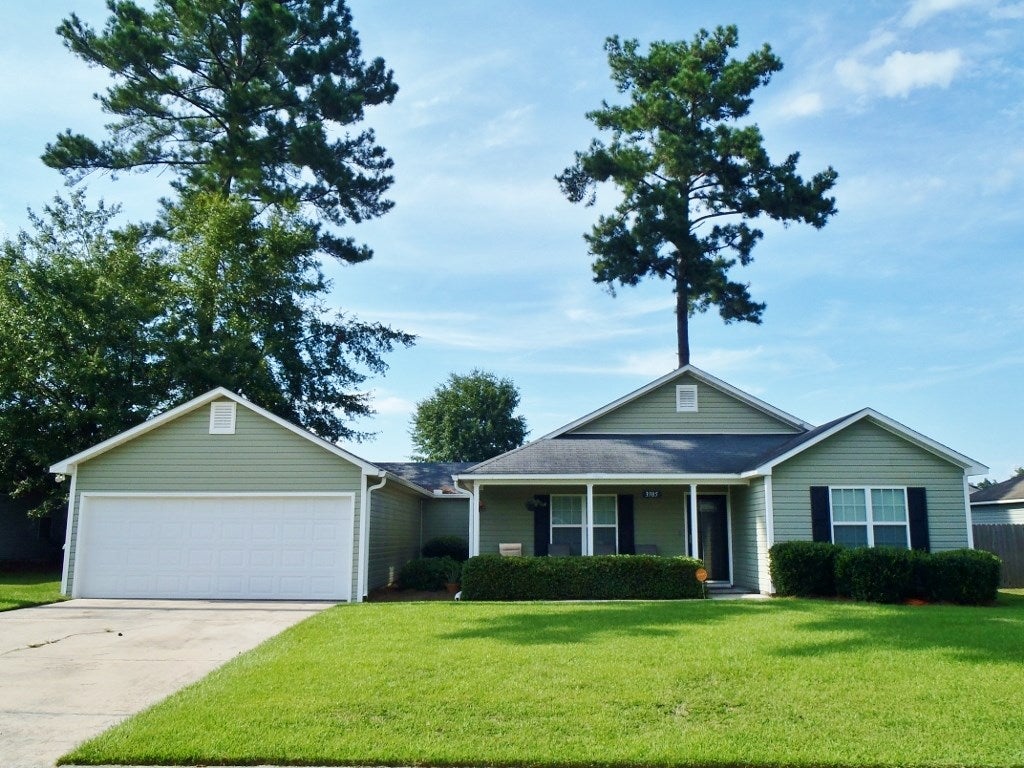 3985 Cutter Point Valdosta, GA 31605 - Photo 2 of 53 Gallery Image 2