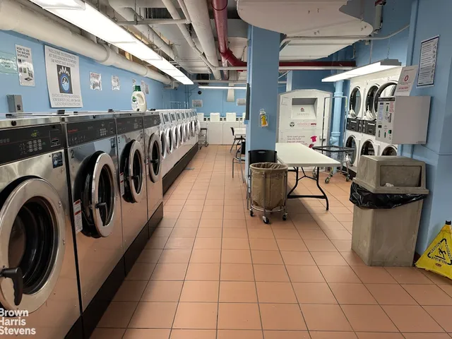 $969,500 | 140 West End Avenue, Unit 11B | Upper West Side