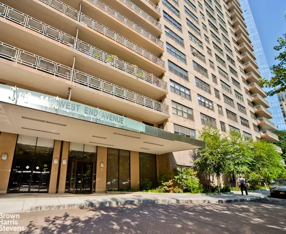 $969,500 | 140 West End Avenue, Unit 11B | Upper West Side