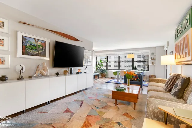 $969,500 | 140 West End Avenue, Unit 11B | Upper West Side