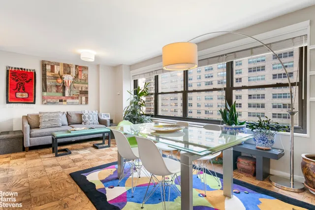 $969,500 | 140 West End Avenue, Unit 11B | Upper West Side