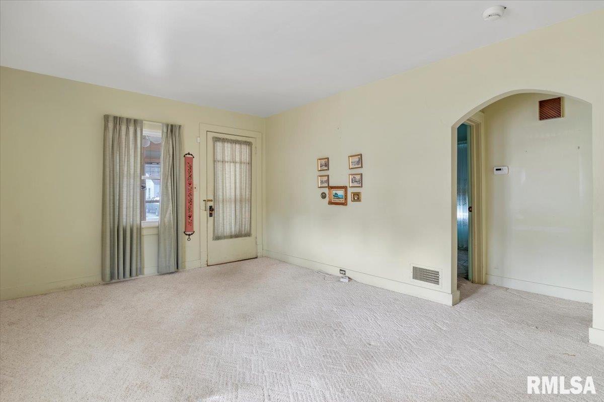 2430 South 12th Street Springfield, IL 62703 - Photo 5 of 23
