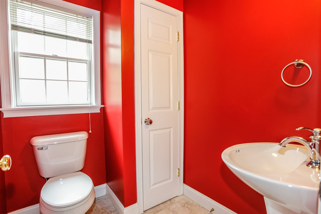 39 Justin Lane Rochester, NH 03839 - Photo 26 of 40