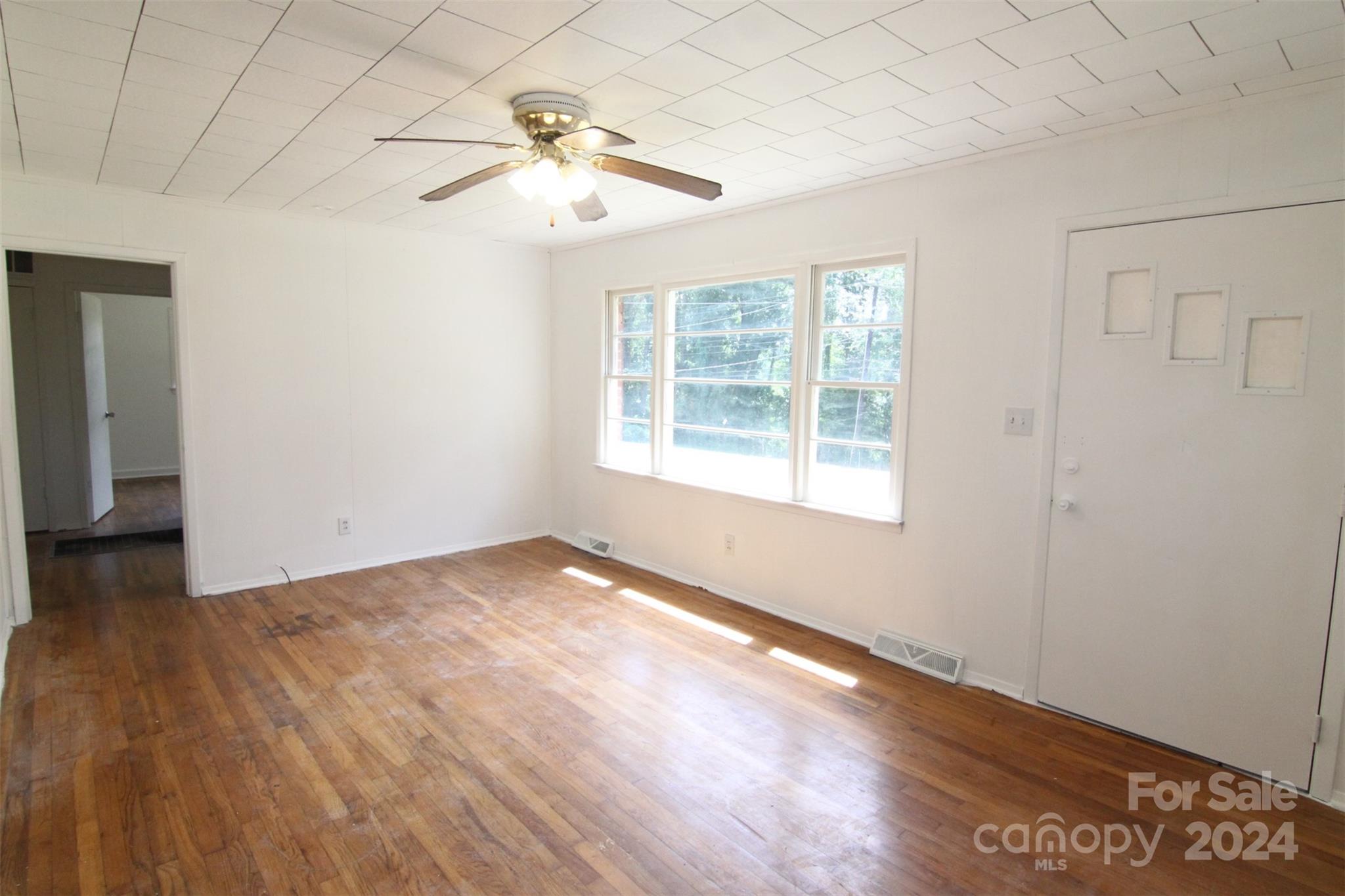 660 Dallas Spencer Mountain Road Dallas, NC 28034 - Photo 10 of 27 Gallery Image 10