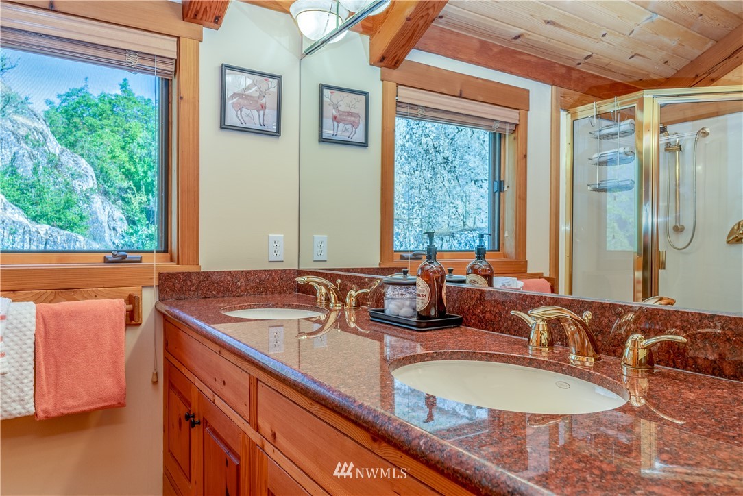 16048 South Lakeshore Road Chelan, WA 98816 - Photo 11 of 25 Gallery Image 11